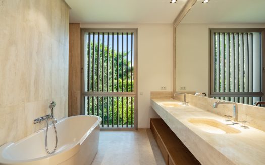 Modern Golf Villa for Sale in Finca Cortesin with Sea Views