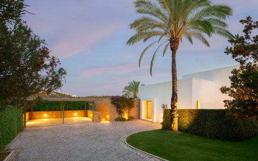 Contemporary Villa in Casares with Open Golf Views