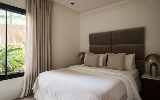 Apartment for Sale in Benahavís 3 Bedroom Sea View