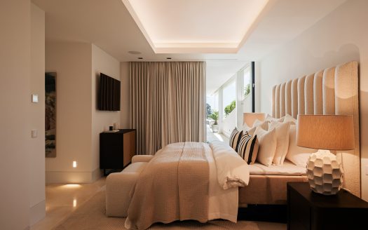 Apartment for Sale in Benahavís 3 Bedroom Sea View