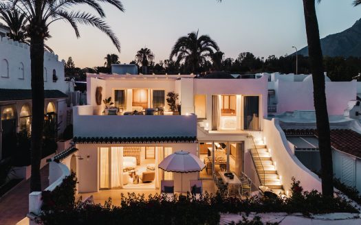 TOWN HOUSE GOLDEN MILE