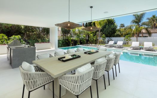 Modern Villa in Las Brisas with Pool and Spa